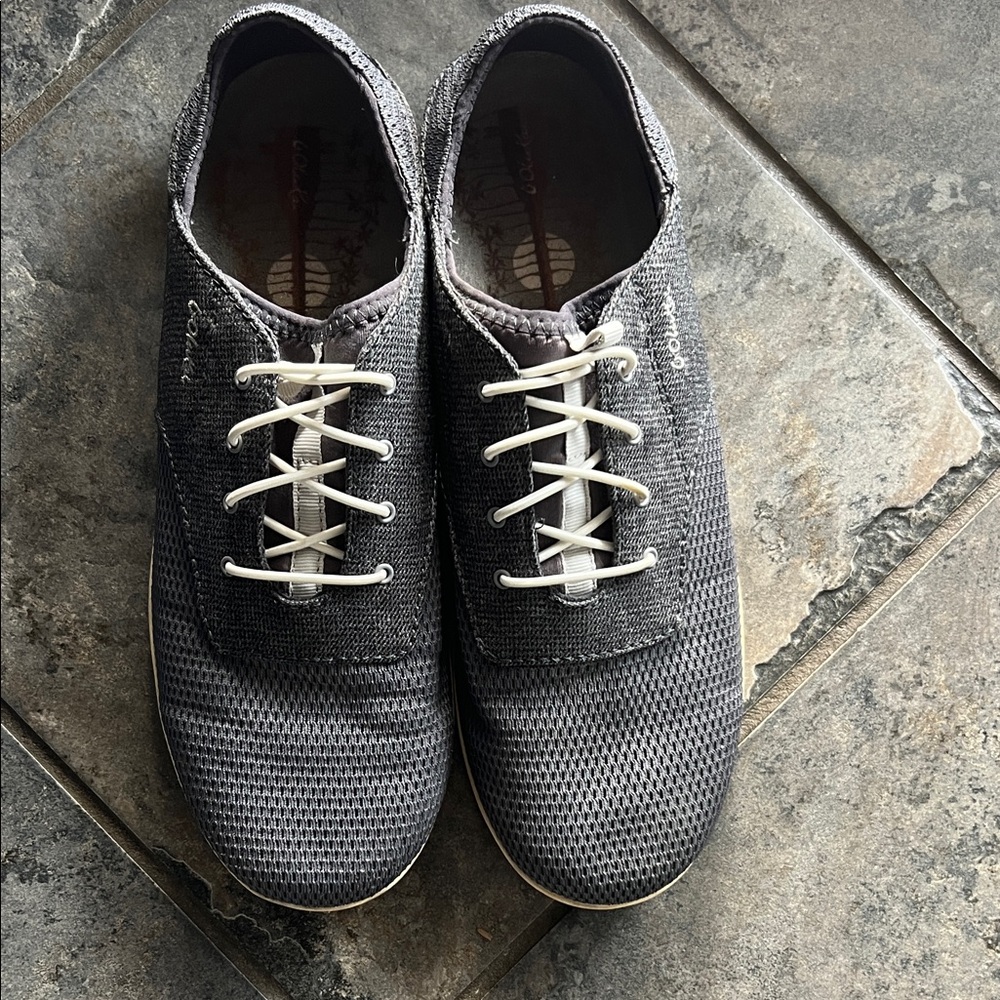 OluKai women’s Gray shoes